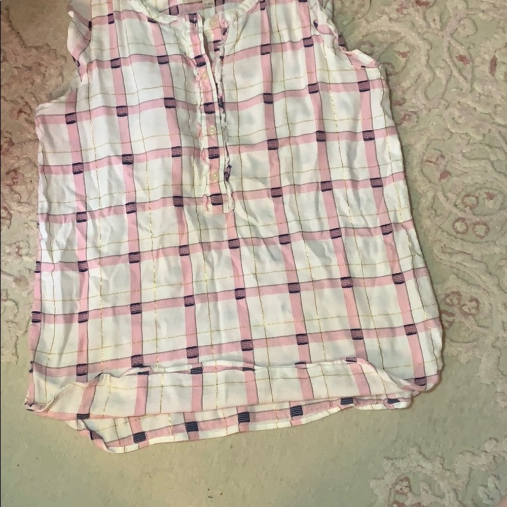 Sleeveless loft button shirt